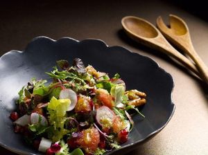 Organic Mixed Greens & Fruit Salad