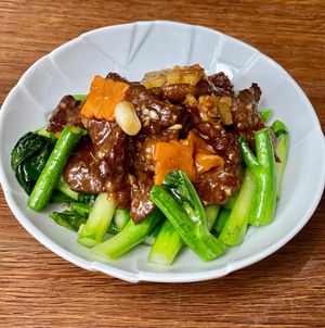 Stir-Fried Sliced Beef with Kai Lan