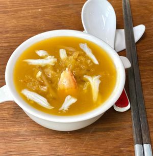 Crabmeat Broth with Fish Maw