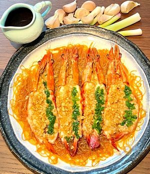 Steamed King Prawn  With Crystal Vermicelli And Fragrant Garlic Oil