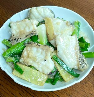 Wok-Fried Grouper Fillet With Ginger And Spring Onion 