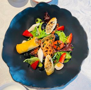 Vegetarian Spring Roll With Organic Greens