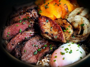 [SIGNATURE] Bedrock Black Pepper Steak Rice Bowl