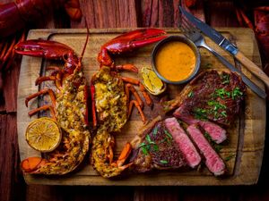 500g Australian Wagyu Sirloin + Whole Grilled Boston Lobster