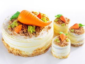 Homemade Carrot Cake (Sliced)