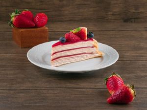 Strawberry Mille Crepe with Fresh Strawberry