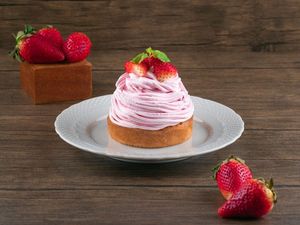 Strawberry Montblanc Tart