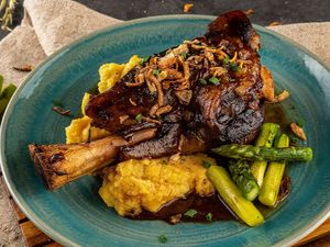 Black Port Lamb Shank