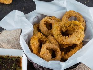 Calamari Rings w/ Thai Sweet Chilli