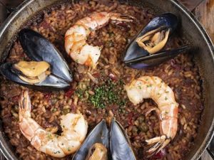 Charcoal Seafood Paella (Small)