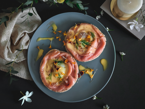 Bagel Eggs Benny'