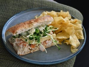 Chicken Pinche Sandwich